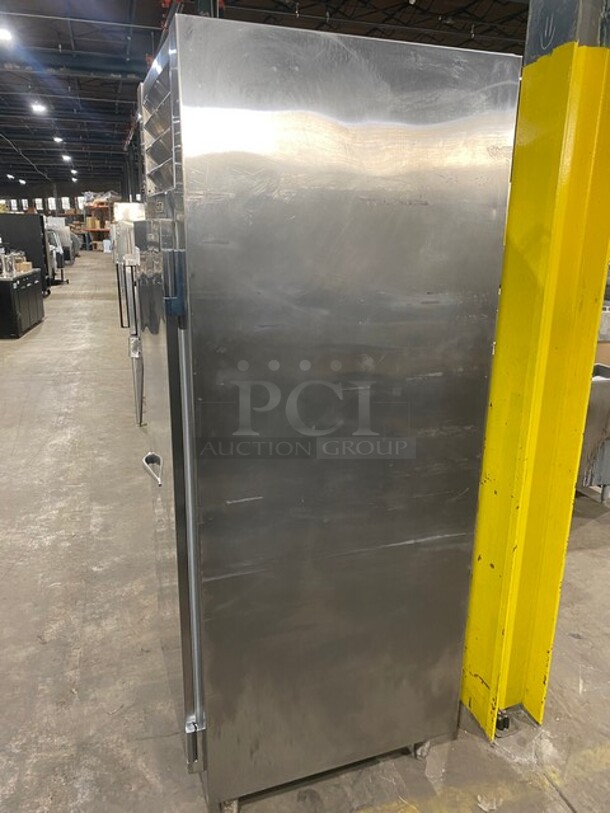 Traulsen Commercial Single Door Reach In Cooler! All Stainless Steel! On Legs! MODEL RHT132WREFHS RN:T422500C99 115V 1PH - Image 3 of 9