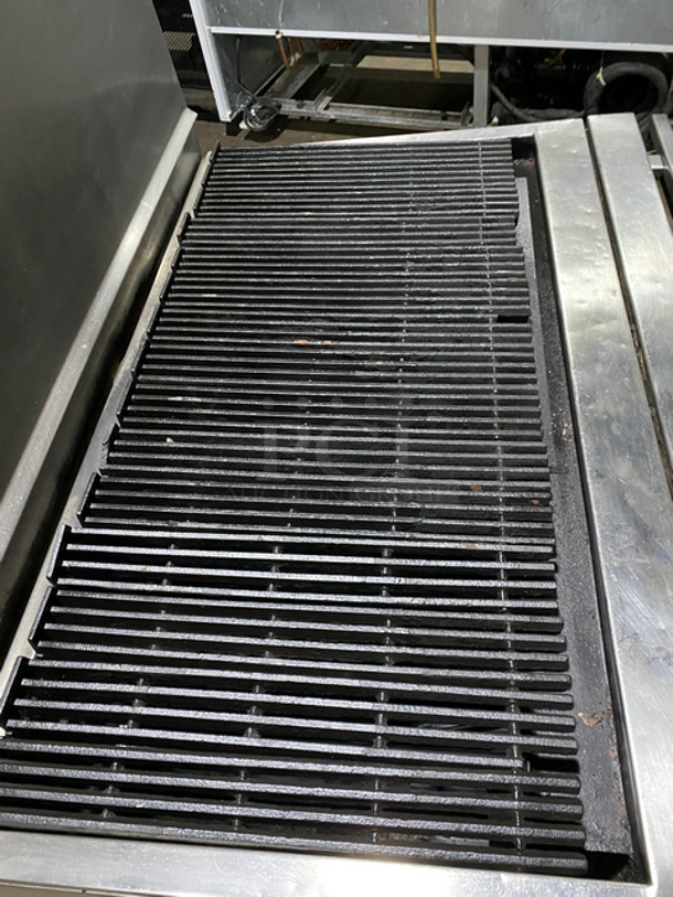 WOW! Jade Range Natural Gas Powered Char Broiler Grill! With Underneath Shelf Storage! With Raised Back Splash! All Stainless Steel! On Casters! - Image 5 of 9