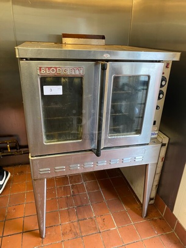 Blodgett Commercial Natural Gas Powered Convection Oven! With View Through Doors! Metal Oven Racks! All Stainless Steel! On Legs! WORKING WHEN REMOVED!
