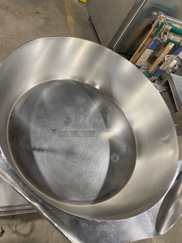 Cleveland Commercial Countertop 15 Gallon Tilting Soup Kettle/ Tilt Skillet! On Equipment Stand! With Single Drawer Storage Space! All Stainless Steel! On Legs! Model: SET15 SN: WT661107B03 208V 60HZ 3 Phase - Image 6 of 11