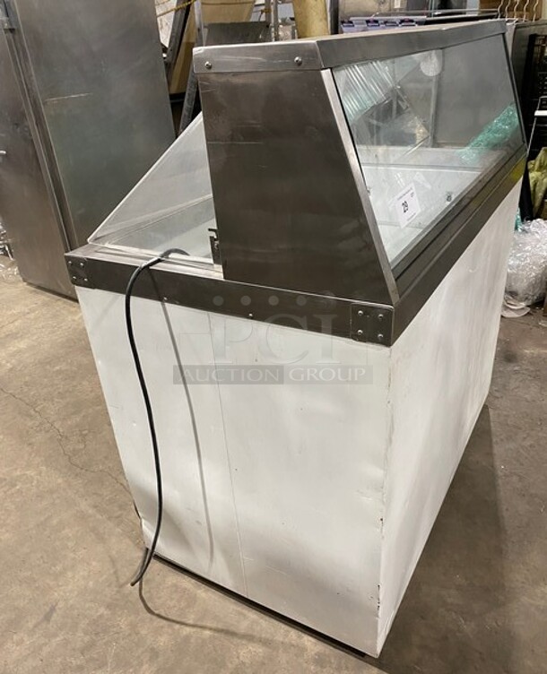 Global Ice Cream Dipping Cabinet! 115V 1PH - Image 2 of 7
