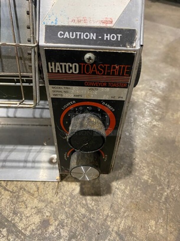 Hatco Commercial Countertop Conveyor Toaster! All Stainless Steel! Model: TRH60 SN: 3081209406 208V 60HZ 1 Phase - Image 6 of 8