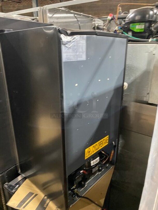 NEW! OUT OF THE BOX! SCRATCH-N-DENT! Whynter Single Door Wine Bottle Cooler/Chiller! With View Through Door! With Wooden Wine Racks! 34 Wine Bottle Capacity! Model: FWC341TS - Image 4 of 7