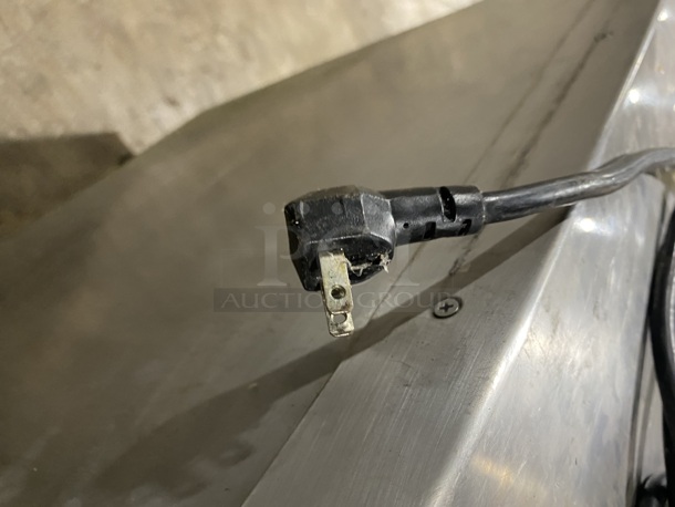 Everest ETBF1 Stainless Steel Commercial Single Door Undercounter Freezer on Commercial Casters. 115 Volts, 1 Phase. 28x32x34. Tested and Working! - Image 6 of 6