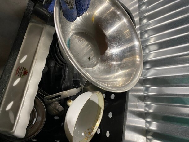 ALL ONE MONEY! Assorted Kitchen Utensils!  - Image 7 of 11