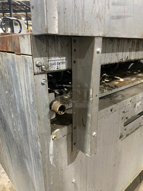 CPG Commercial Natural Gas Powered 6 Burner Stove! With Raised Back Splash! With Oven Underneath! All Stainless Steel! On Casters! Model: S36N SN: 091636N033 - Image 8 of 10