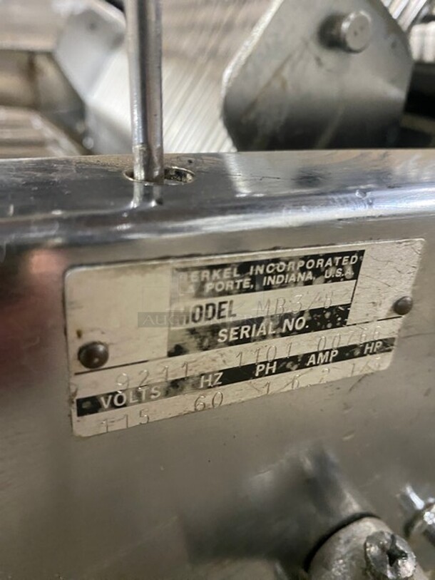 Berkel Commercial Countertop Bread Loaf Slicer! Model: MB3/8 SN: 9211110100766 115V 60HZ 1 Phase - Image 7 of 9