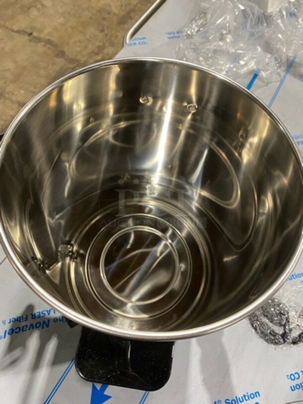 NEW! IN THE BOX! Adcraft Commercial Countertop Water Boiler/ Hot Water Dispenser! 40 Cup Capacity! Stainless Steel! Model: WB40 120V - Image 6 of 8