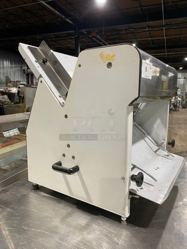 LATE MODEL! 2019 Two Thousand Commercial Countertop Bread Loaf Slicer! Model: TTD7B 110V 60HZ 1 Phase - Image 2 of 10