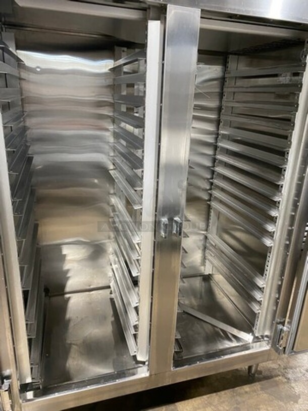 Traulsen Commercial 2 Door Reach In Cooler! All Stainless Steel! On Legs! Model: RHT232NUTFHS SN: T97320F05 SN: 115V 60HZ 1 Phase - Image 5 of 10