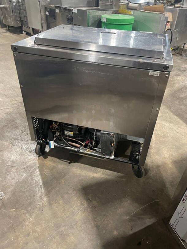 True  Stainless Steel Commercial Sandwich Salad Prep Table! Bain Marie Mega Top on Commercial Casters! 115 Volts, 1 Phase Model: TSSU-36-08 - Image 4 of 9