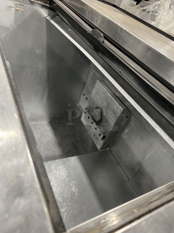 True Commercial Under The Counter Beer Bottle Cooler! With Single Stainless Steel Sliding Top Door! Model: TD3612 115V! - Image 5 of 7