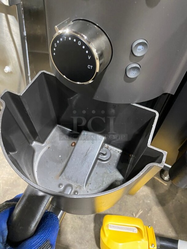 Clover Vertica Series Starbucks Style Commercial Countertop Coffee Brewer! With 6 Flavor Hoppers! On Legs! 208V! Model: CM9700 SN: CVDT23002489! - Image 8 of 10