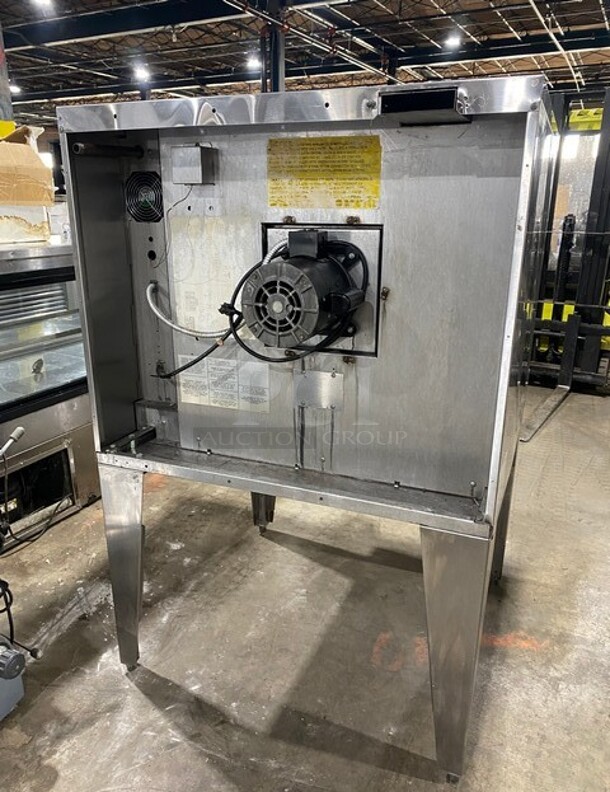 Sunfire Commercial Natural Gas Powered Single Deck Convection Oven! With Solid Doors! Metal Oven Racks! All Stainless Steel! On Legs! Model: SCOGS10S SN: 1207230000399 - Image 4 of 9