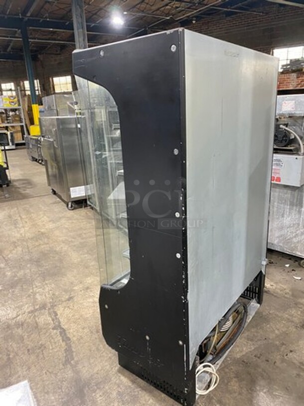 Turbo Air Commercial Refrigerated Open Grab-N-Go Case Merchandiser! With View Through Sides! With Front Cover! All Stainless Steel! Model: TOM50B SN: TOM5017X029 120V 60HZ 1 Phase - Image 3 of 7