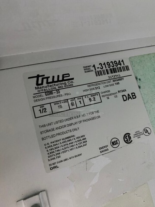 True Commercial 2 Sliding Door Reach In Refrigerator Merchandiser! With View Through Doors! With Poly Coated Racks! Model: GDM33 SN: 13193941 115V 60HZ 1 Phase - Image 7 of 8