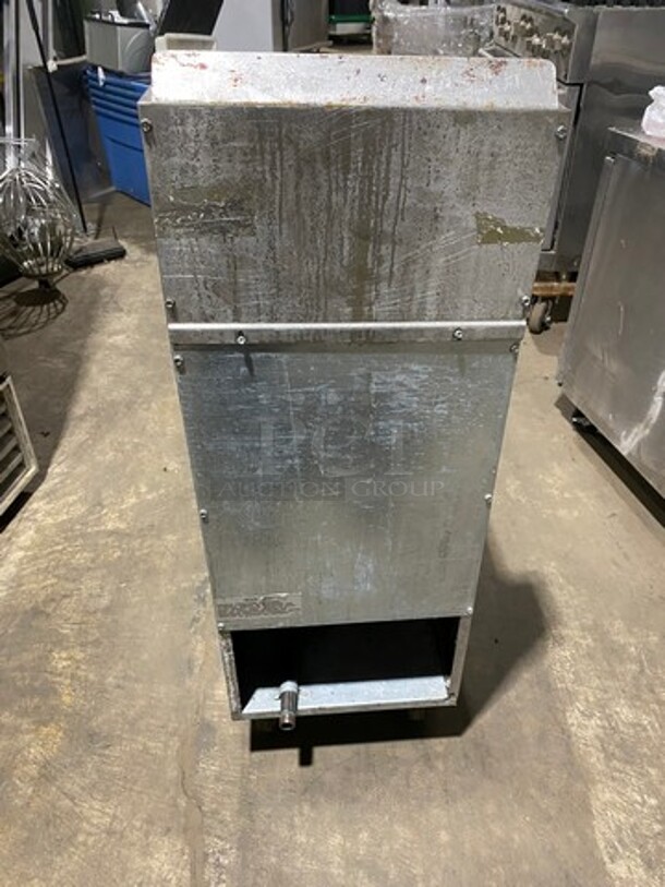 Imperial Commercial Natural Gas Powered Deep Fat Fryer! With Backsplash! With 2 Metal Frying Baskets! All Stainless Steel! On Casters! Model: IFS40 SN: 06157209 - Image 4 of 9