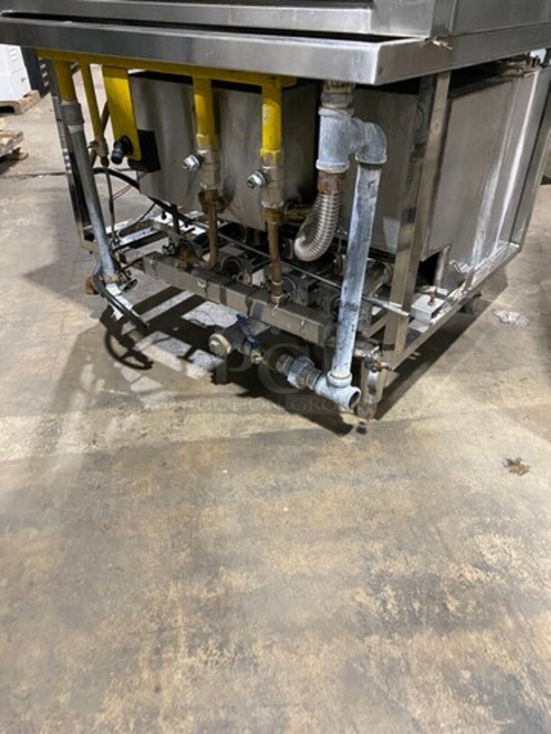 Commercial Gas Powered Cabinet Steamer! All Stainless Steel! On Legs! - Image 7 of 8