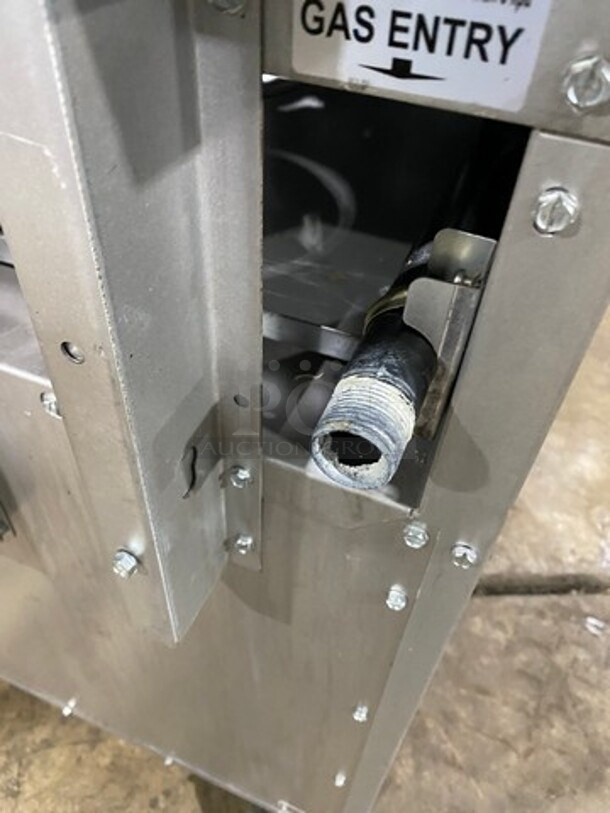 FAB! CPG Commercial Natural Gas Powered 6 Burner Stove With Right Side Flat Griddle And Cheese Melter Combo! Griddle Has Side Splashes! With Raised Back Splash And Salamander Shelf! With 2 Oven Underneath! Metal Oven Racks! All Stainless Steel! On Casters! SN: 01210402 - Image 12 of 12