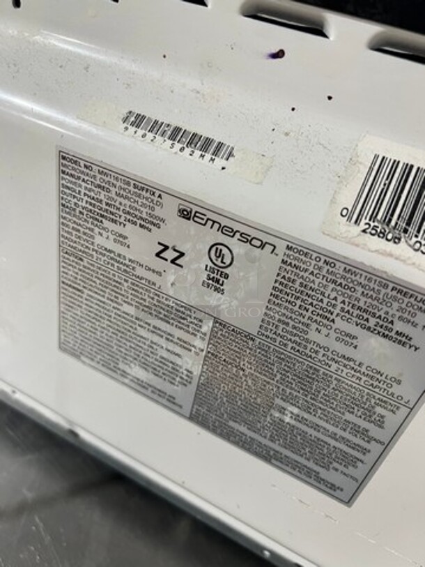 2010 Emerson Countertop Microwave Oven! Stainless Steel Body! Model: MW1161SB 120V - Image 7 of 7
