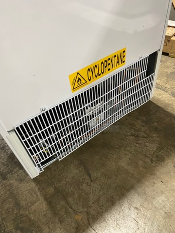 NEW! OUT OF THE BOX! SCRATCH-N-DENT! Whynter Commercial Single Door 10.6 cu. ft. Reach In Cooler Merchandiser! With View Through Door! With Poly Coated Racks!  Model: CBM1060XLW 115V - Image 9 of 9
