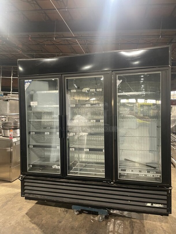 Nice! True GDM-72-LD Metal Commercial 3 Door Reach In Freezer Merchandiser w/ Poly Coated Racks on Commercial Casters. 115 Volts, 1 Phase - Image 1 of 7