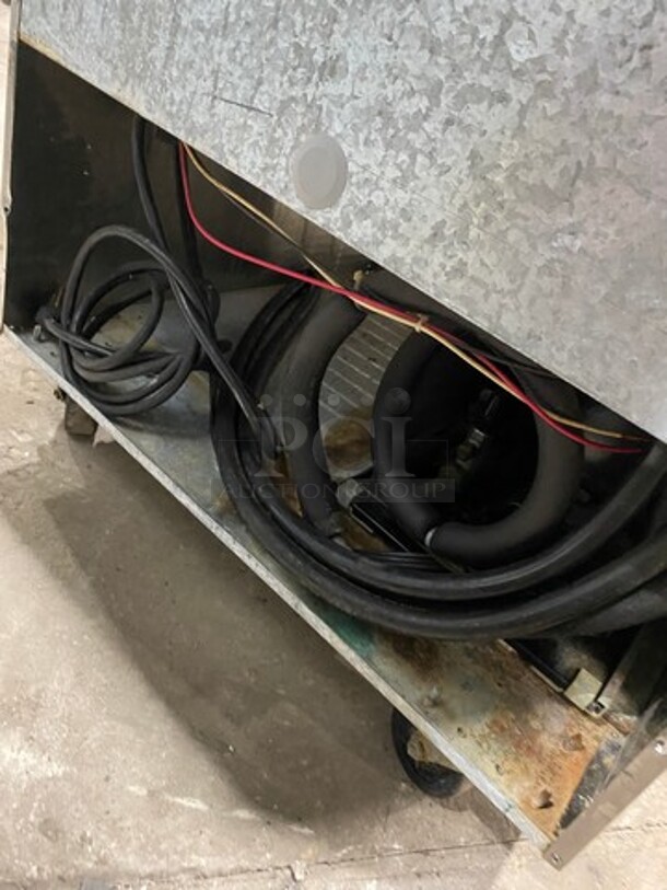 Perlick Commercial Beer Bottle Cooler! With Sliding Top Door! All Stainless Steel! Model: BC24SS 115V 1 Phase - Image 8 of 8