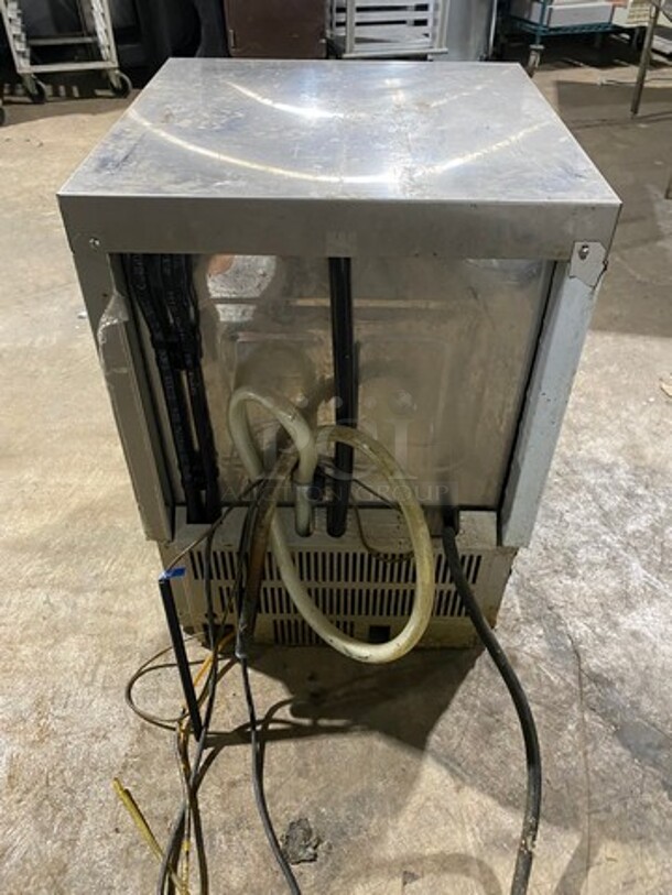 Champion Commercial Under The Counter Dishwasher! All Stainless Steel! Model: UL100 SN: W130336108 120V 60HZ 1 Phase - Image 4 of 10