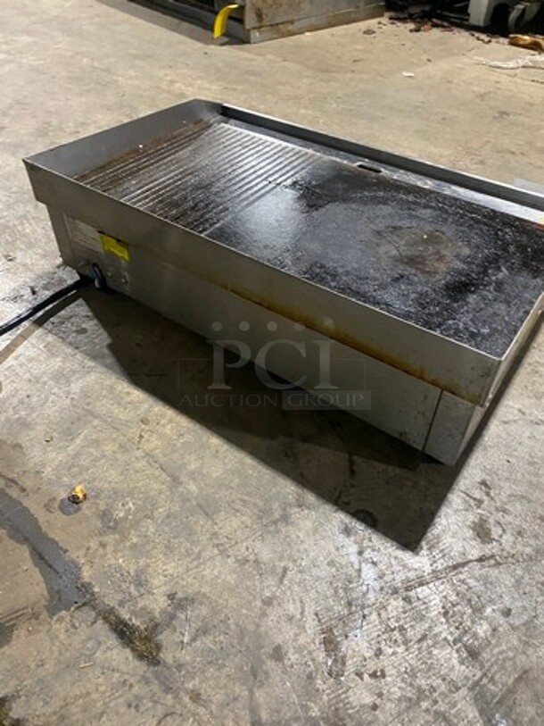 Vevor Commercial Countertop Flat And Grooved Grill Combo! With Back And Side Splashes! All Stainless Steel! Model: LDS22 - Image 3 of 9