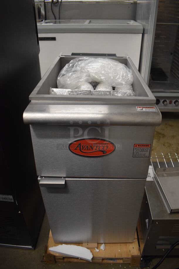 BRAND NEW SCRATCH AND DENT! 2022 Avantco FF300-P Stainless Steel Commercial Propane Gas Powered Deep Fat Fryer. 90,000 BTU.