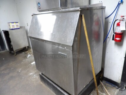 Scotsman Insulated Ice Storage Bin
***NO ICE MAKER***
3'6"x2'2"x4'2"