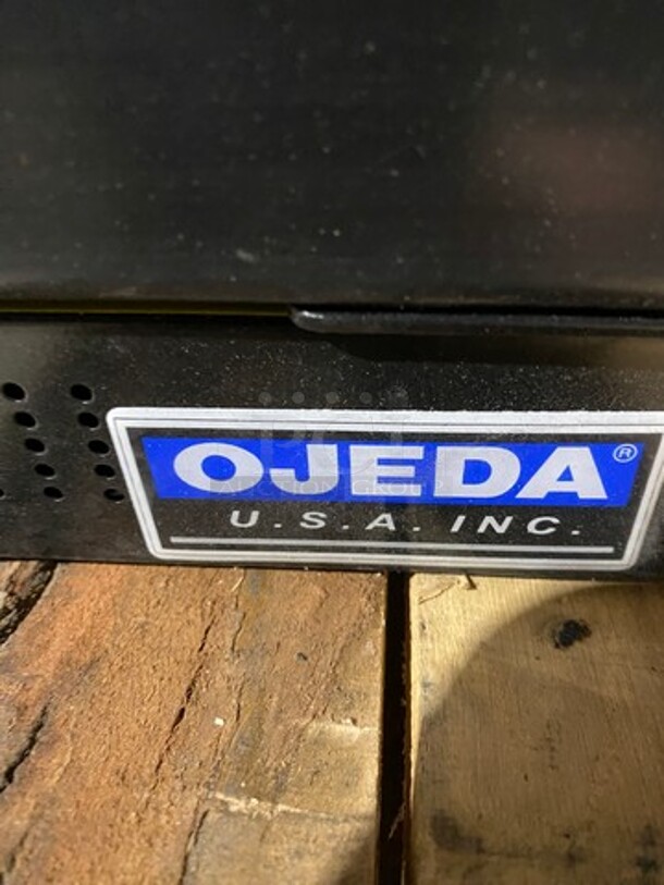 NICE! SCRATCH-N-DENT! Ojeda Commercial Countertop Display Case Cooler Merchandiser! Model: CTFH3 SN: 082806138929Y 120V 60HZ 1 Phase - Image 9 of 11