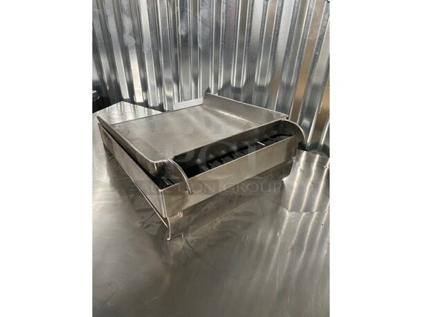 Rocky Mountain Commercial Countertop Griller/Broiler Combo! All Stainless Steel! Model MGB128! - Image 3 of 7