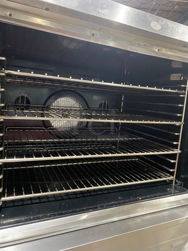 Blodgett Commercial Natural Gas Powered Convection Oven! With View Through Doors! Metal Oven Racks! On Legs! SN:121912ZG001S - Image 5 of 8