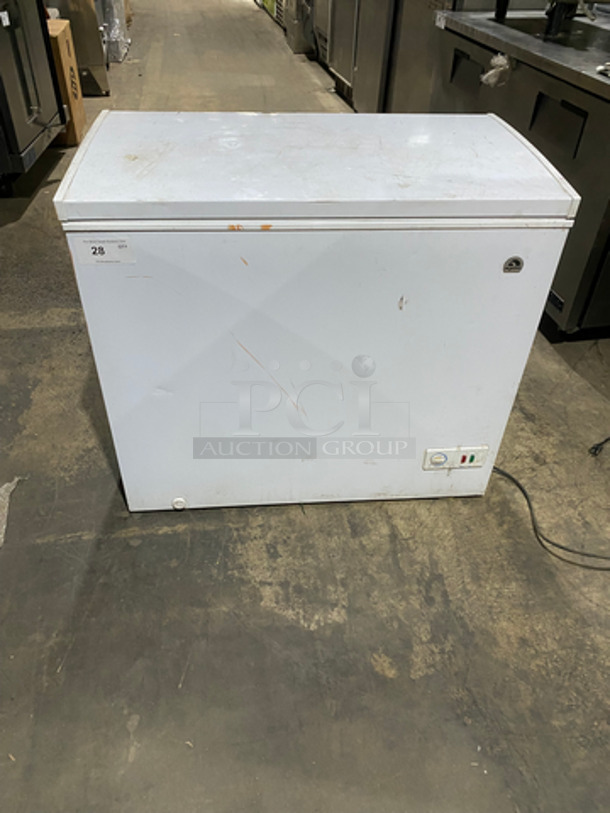 Igloo Reach-In Chest Freezer! With Hinged Lid! Model: FRF710SM SN: A1702192560001413 115V 60HZ 1 Phase