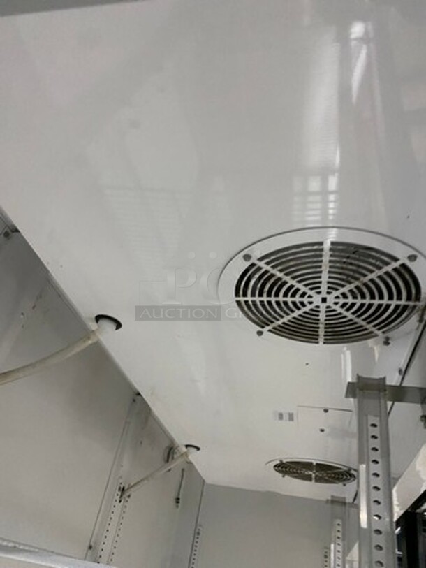 True Commercial 3 Door Reach In Cooler Merchandiser! With View Through Doors! Poly Coated Racks! Model: GDM72 SN: 14388341 115V 60HZ 1 Phase - Image 6 of 8