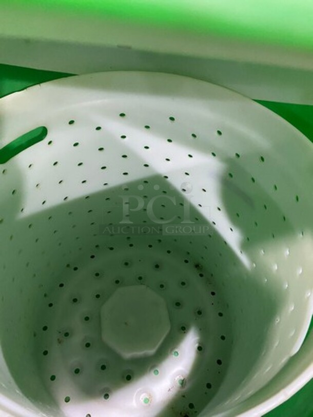 Electrolux Greens Machine Salad Spinner! - Image 4 of 4