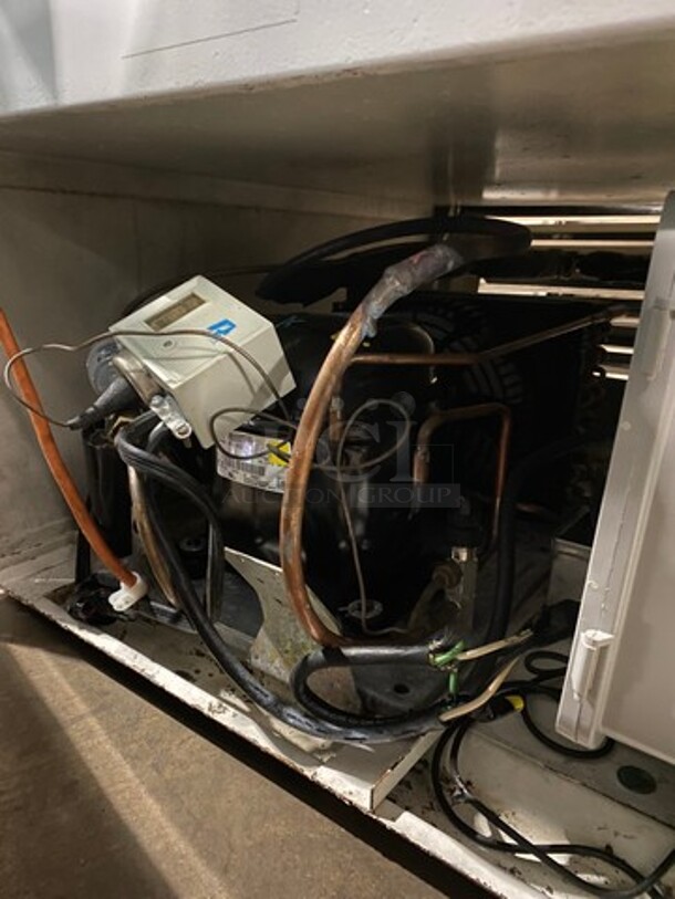 Marc Commercial Refrigerated Deli/Bakery Display Case! With Slanted Front Glass! With Sliding Glass Rear Access Doors! 115V 60HZ 1 Phase - Image 7 of 8