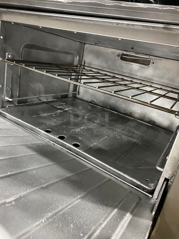 Sunfire Commercial Natural Gas Powered 6 Burner Stove! With Raised Backsplash & US Range Cheese Melter/Salamander Overhead! With Full Size Oven Underneath! All Stainless Steel! On Commercial Casters! - Image 7 of 10