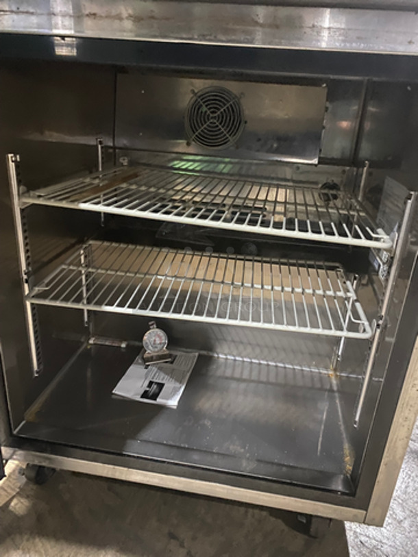 Turbo Air Commercial Single Door Lowboy Worktop Cooler! With Plexi Glass! With Poly Coated Racks! All Stainless Steel! On Casters! Measurements Are Without Plexi Glass! Model: MUR28 SN: MU2R711168 115V 60HZ 1 Phase - Image 5 of 7