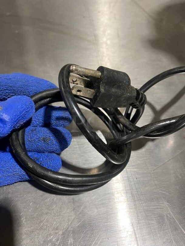 Uniworld Commercial Countertop Electric Powered Juicer! All Stainless Steel! Model: UJC550E SN: 18CY1008006 110V - Image 6 of 6