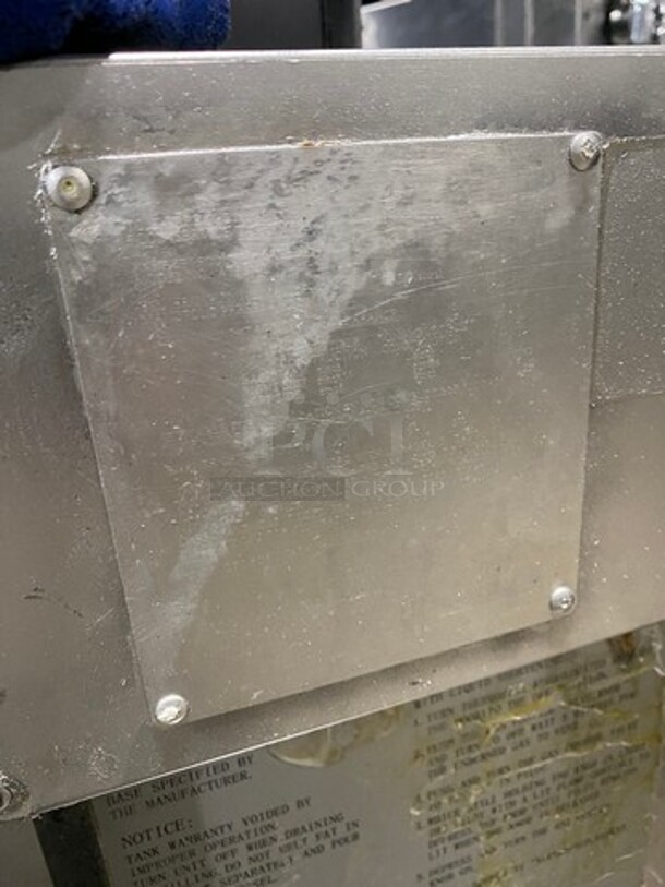 Atosa Commercial Natural Gas Powered Deep Fat Fryer! With Backsplash! With 2 Metal Frying Baskets! All Stainless Steel! On Legs! Model: ATFS40 - Image 8 of 9