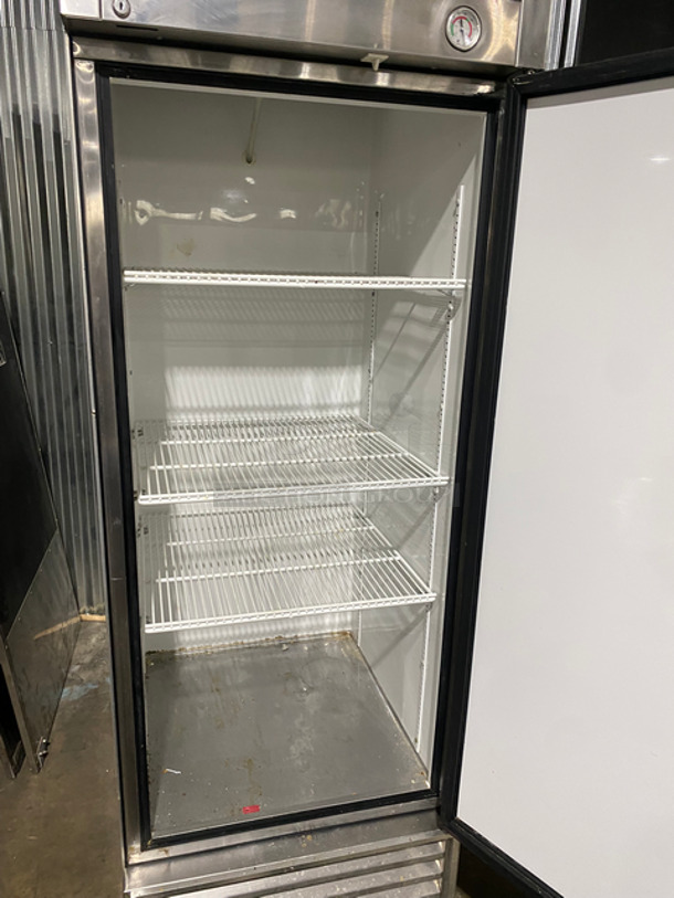 True Commercial Single Door Reach In Refrigerator! With Poly Coated Racks! Solid Stainless Steel! On Casters! Model: T23 SN: 14322192 115V 60HZ 1 Phase - Image 5 of 9