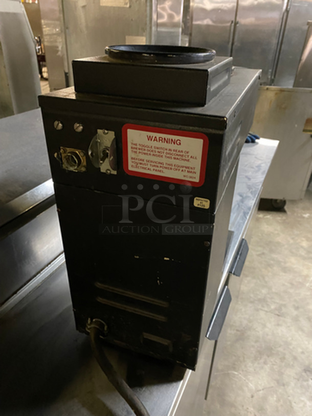 Curtis Commercial Countertop Coffee Brewer Machine! With 3 Warmers! With Hot Water Dispenser! Alpha Series Model: ALP3DS63B076 SN: 10089046 120/220V 60HZ 1 Phase - Image 4 of 9