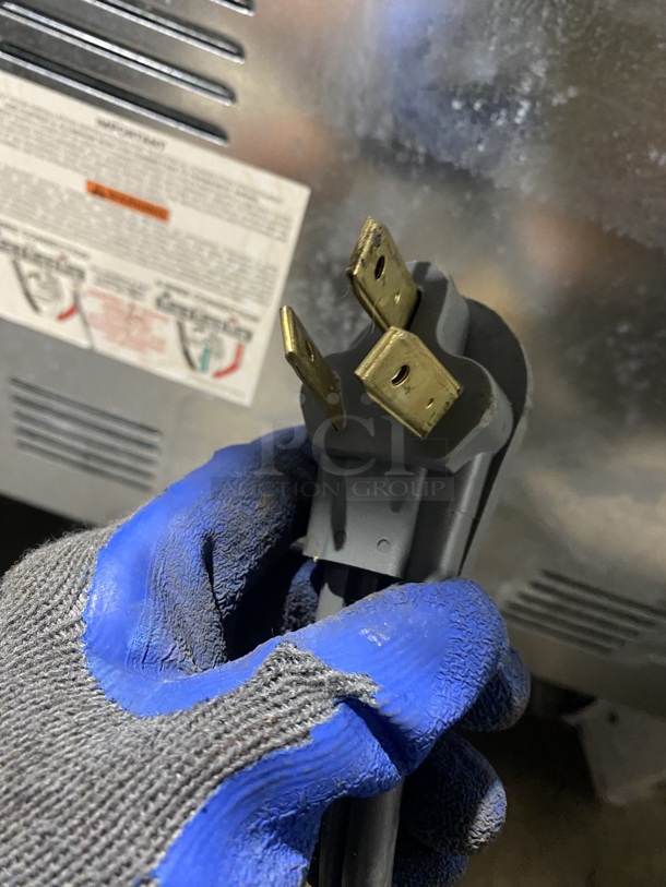  Electric Powered 4 Burner Stove! With Full Size Oven Underneath! Model: FFEF3018LWE SN: VF15058348! Working When Removed! On Legs! - Image 9 of 11