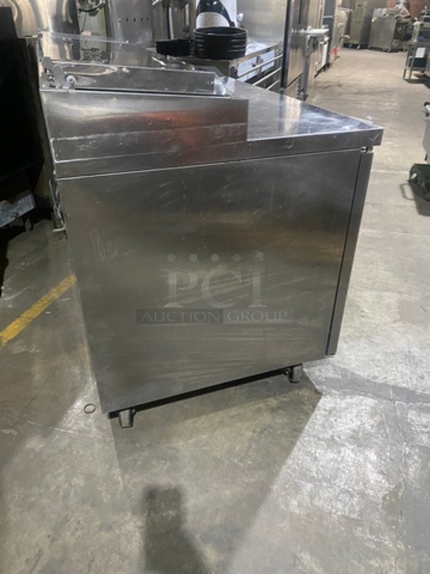 Commercial Refrigerated Pizza Prep Table! With 2 Door Underneath Storage Space! With Poly Coated Racks! All Stainless Steel! On Casters! Model: PT67 SN: 11100035 115V 60HZ 1 Phase - Image 3 of 11