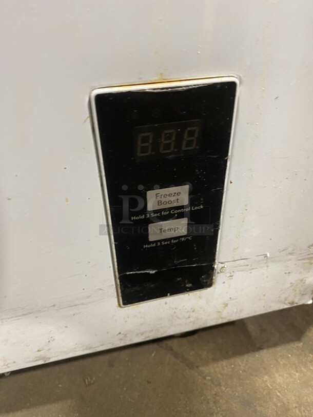 Frigidaire Commercial Chest Freezer! On Casters! 115V! Model: FFCL2542AW SN: AA31860253! Working When Removed! - Image 7 of 9