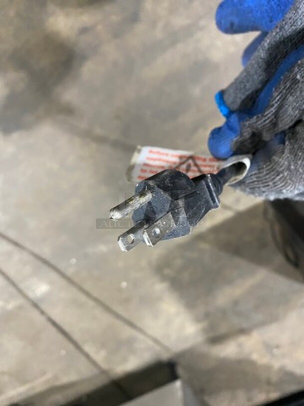 New Air Commercial Countertop/ Undercounter Single Door Cooler Merchandiser! With View Through Door! With Racks! Model: Model: AB1200B SN: 1811AF0161 110/120V - Image 7 of 7