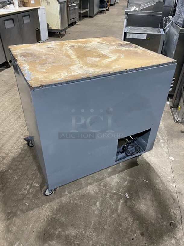 Leader Commercial Refrigerated Lowboy/Prep Table! With 2 Door Underneath Storage Space! All Stainless Steel! Model DR48SC Serial PS121452! 115V 1Phase! - Image 4 of 8