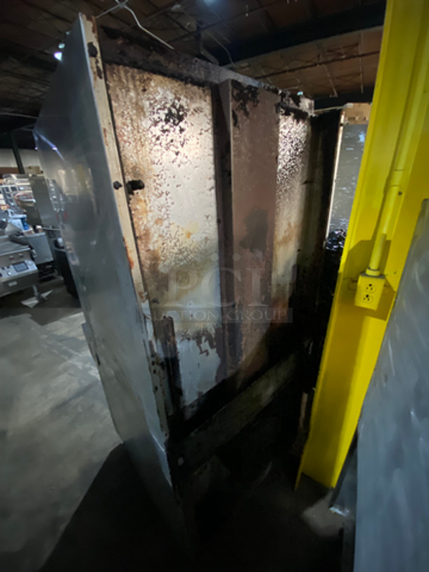 Garland Commercial Natural Gas Powered Upright Double Oven Char Broiler Grill! All Stainless Steel! - Image 4 of 10